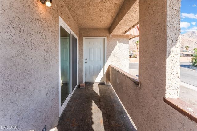 6994 ISSAC Avenue, Las Vegas, NV 89156