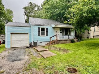 10710 E 24th Street, Independence, MO 64052