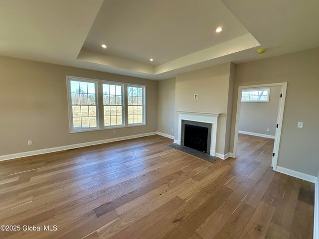 24 Silver Oak Drive, Halfmoon, NY 12065