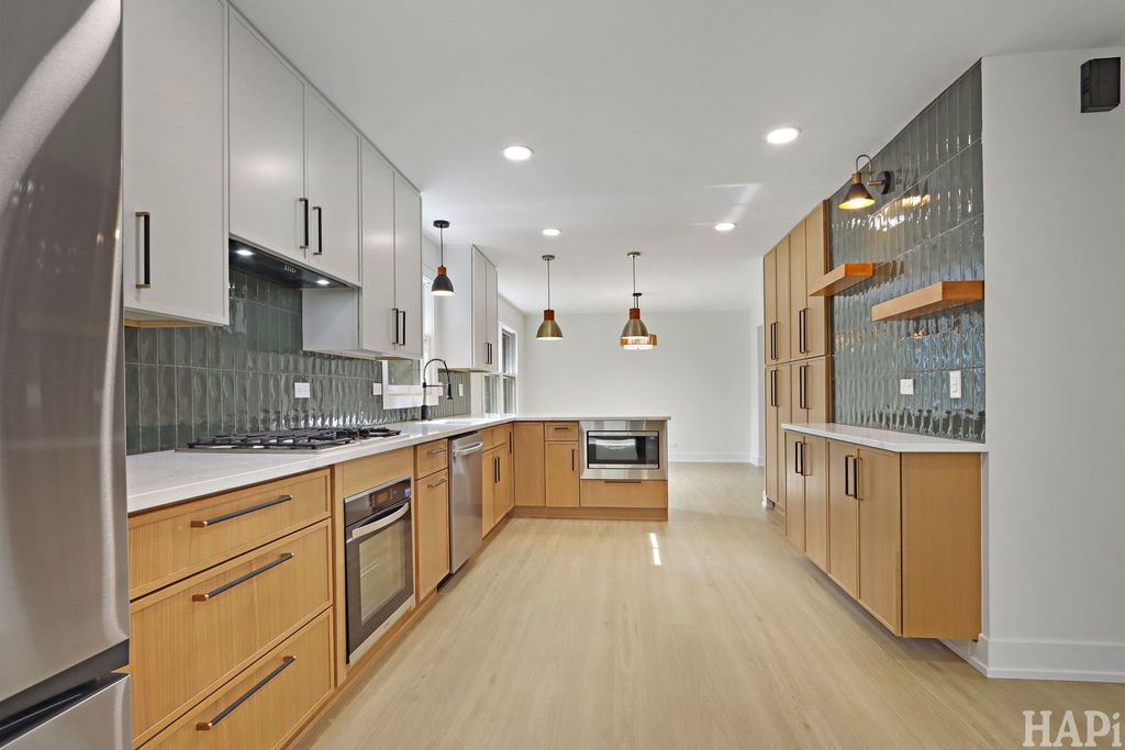 315 Alexandria Drive, Vernon Hills, IL 60061 — photo 5