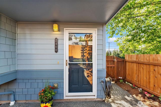 2400 W Boston Street, Seattle, WA 98199
