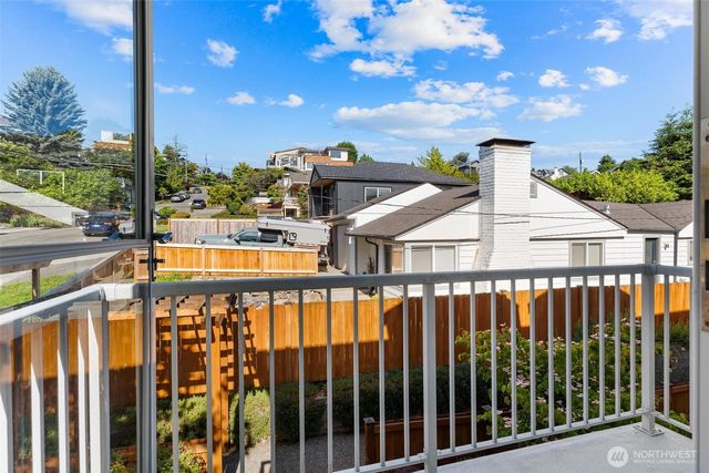 2400 W Boston Street, Seattle, WA 98199