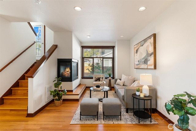 2400 W Boston Street, Seattle, WA 98199