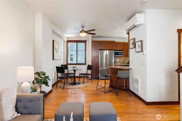 2400 W Boston Street, Seattle, WA 98199