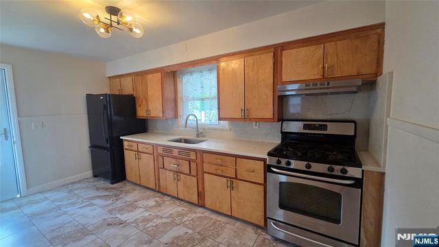 122 Westview Avenue, Paramus, NJ 07652