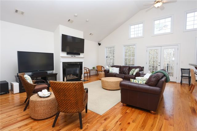 109 Martins Pointe Drive, Seneca, SC 29678