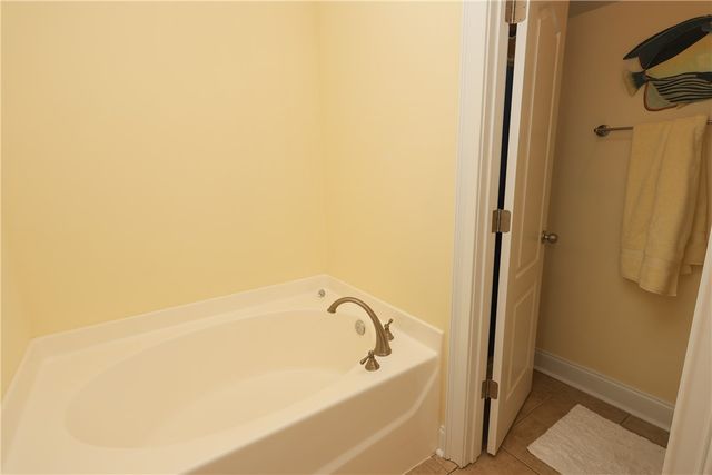 109 Martins Pointe Drive, Seneca, SC 29678