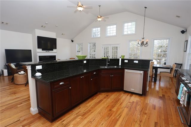 109 Martins Pointe Drive, Seneca, SC 29678