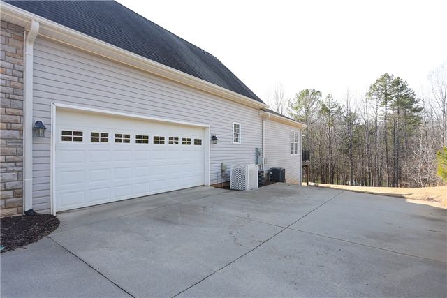 109 Martins Pointe Drive, Seneca, SC 29678