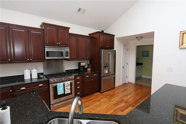 109 Martins Pointe Drive, Seneca, SC 29678