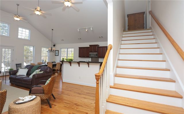 109 Martins Pointe Drive, Seneca, SC 29678