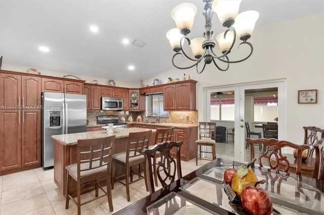 9326 NW 121st St 115, Hialeah Gardens, FL 33018