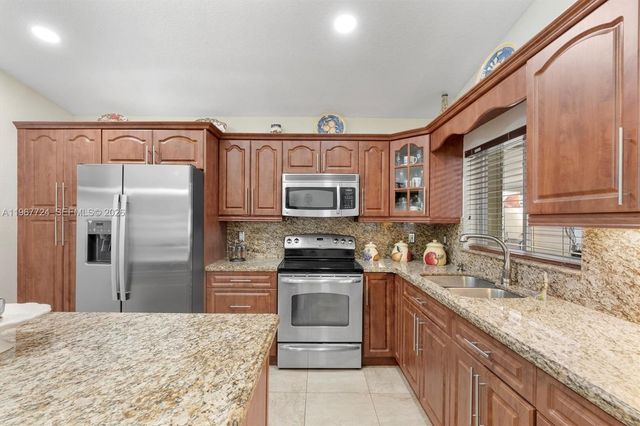 9326 NW 121st St 115, Hialeah Gardens, FL 33018