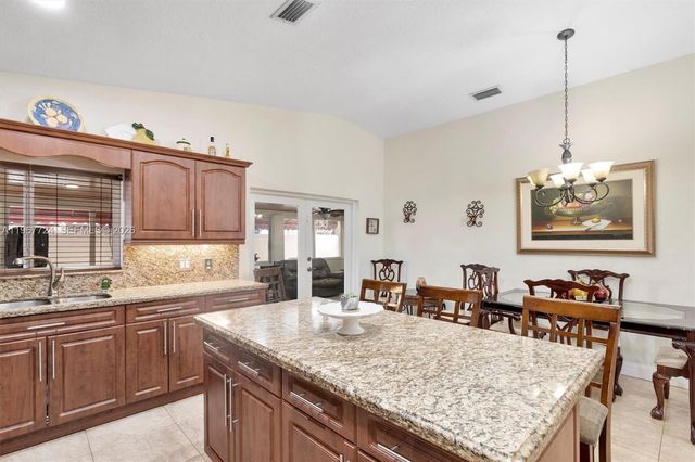 9326 NW 121st St 115, Hialeah Gardens, FL 33018