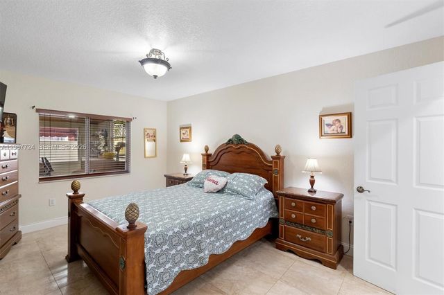 9326 NW 121st St 115, Hialeah Gardens, FL 33018