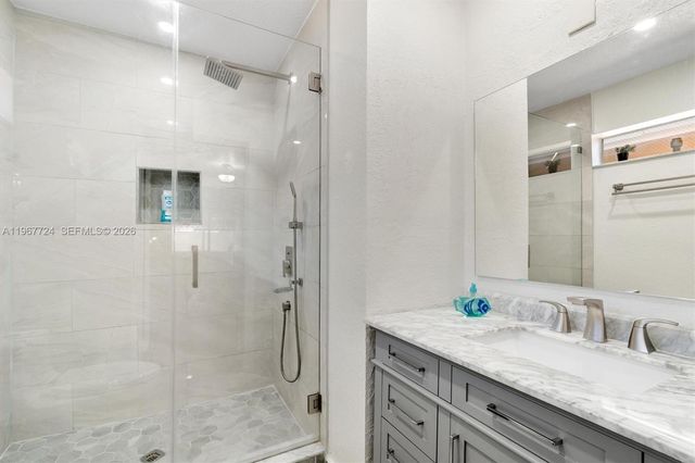 9326 NW 121st St 115, Hialeah Gardens, FL 33018