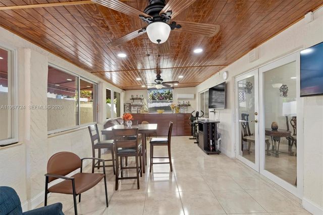 9326 NW 121st St 115, Hialeah Gardens, FL 33018