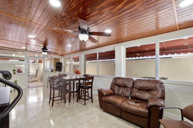 9326 NW 121st St 115, Hialeah Gardens, FL 33018