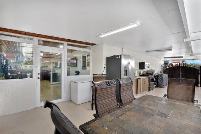 9326 NW 121st St 115, Hialeah Gardens, FL 33018