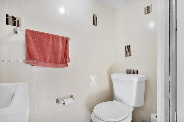 9326 NW 121st St 115, Hialeah Gardens, FL 33018