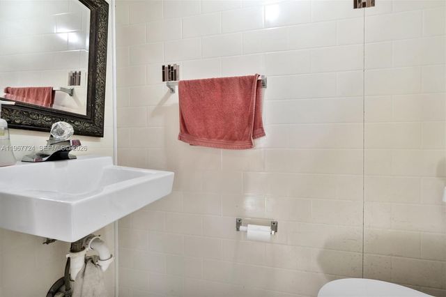 9326 NW 121st St 115, Hialeah Gardens, FL 33018