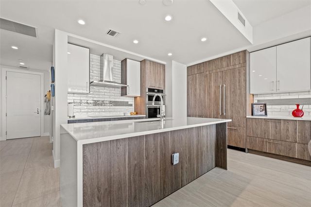 301 1ST STREET S 2006, St Petersburg, FL 33701