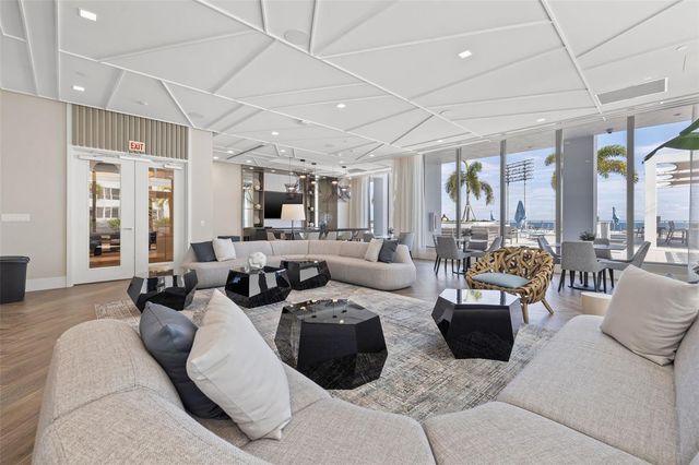 301 1ST STREET S 2006, St Petersburg, FL 33701