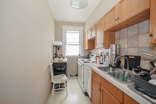 19 Sturgis St, Woburn, MA 01801