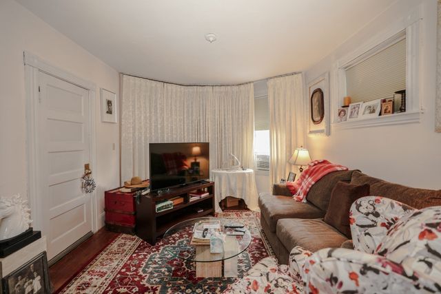 19 Sturgis St, Woburn, MA 01801