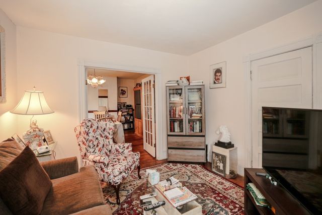 19 Sturgis St, Woburn, MA 01801