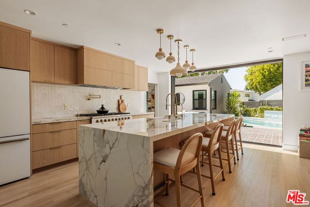 7832 Henefer Avenue, Los Angeles, CA 90045