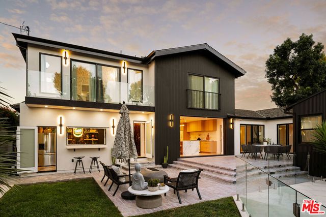 7832 Henefer Avenue, Los Angeles, CA 90045