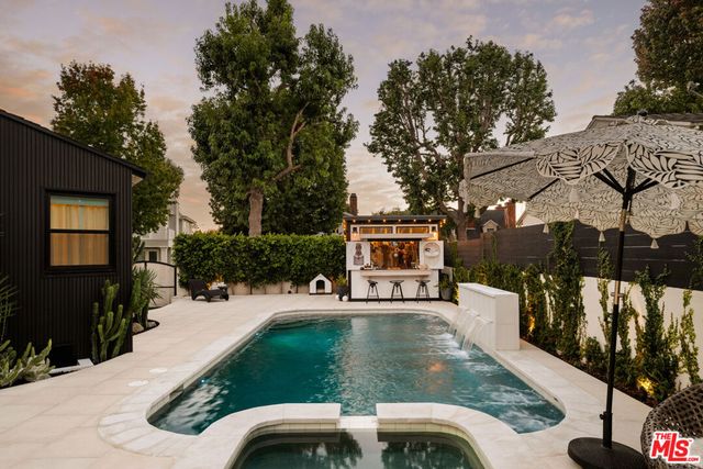 7832 Henefer Avenue, Los Angeles, CA 90045
