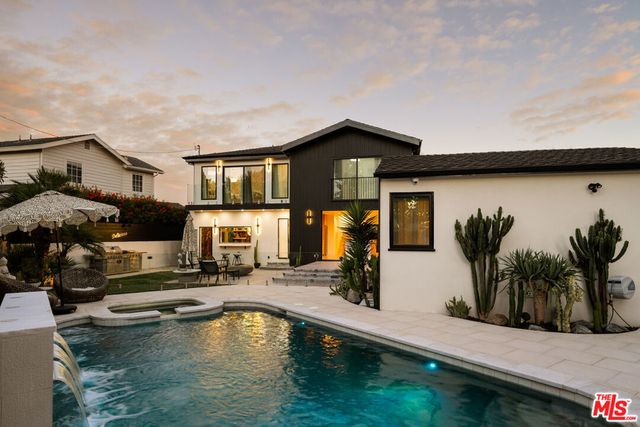 7832 Henefer Avenue, Los Angeles, CA 90045