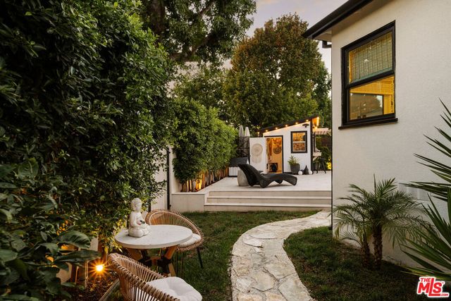 7832 Henefer Avenue, Los Angeles, CA 90045