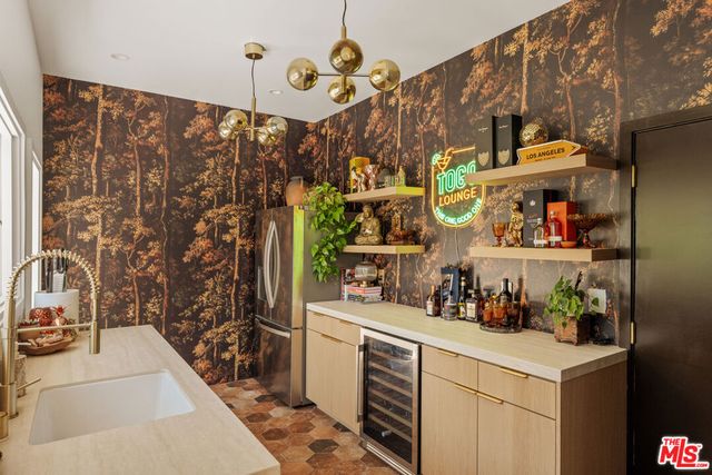 7832 Henefer Avenue, Los Angeles, CA 90045