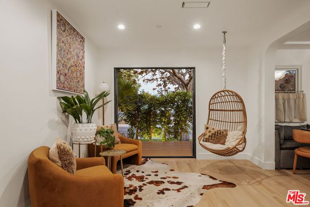 7832 Henefer Avenue, Los Angeles, CA 90045