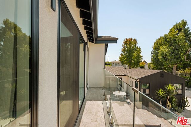 7832 Henefer Avenue, Los Angeles, CA 90045