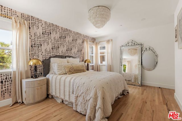 7832 Henefer Avenue, Los Angeles, CA 90045