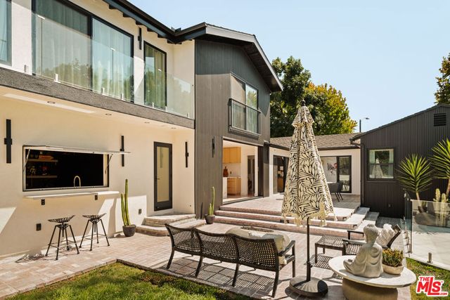 7832 Henefer Avenue, Los Angeles, CA 90045