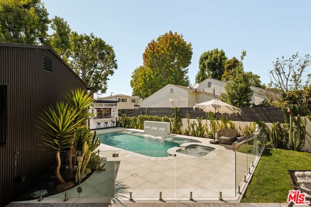 7832 Henefer Avenue, Los Angeles, CA 90045