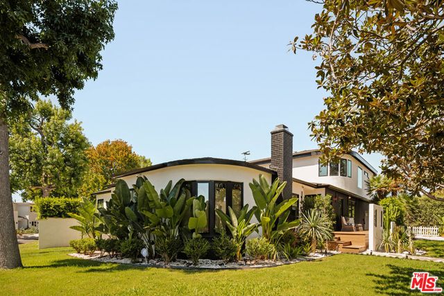 7832 Henefer Avenue, Los Angeles, CA 90045