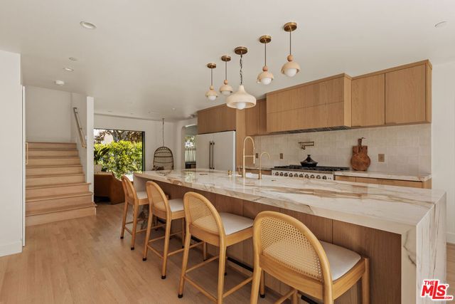 7832 Henefer Avenue, Los Angeles, CA 90045