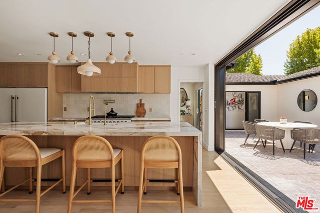 7832 Henefer Avenue, Los Angeles, CA 90045