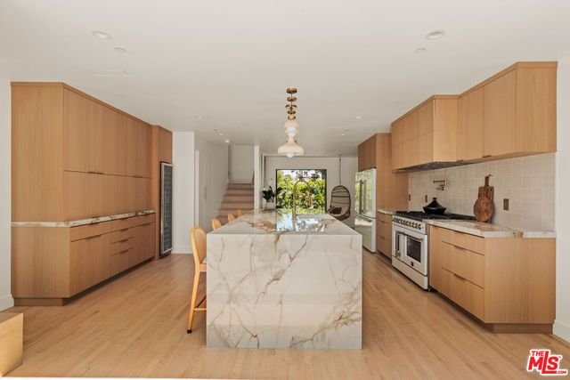 7832 Henefer Avenue, Los Angeles, CA 90045