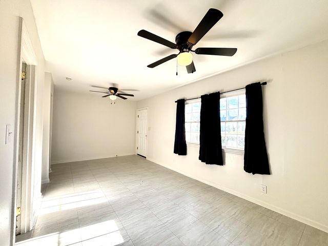 3104 Azalea Drive B, North Charleston, SC 29405