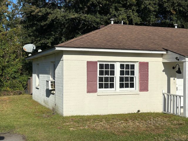 3104 Azalea Drive B, North Charleston, SC 29405