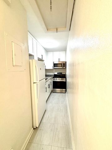 3104 Azalea Drive B, North Charleston, SC 29405