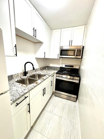 3104 Azalea Drive B, North Charleston, SC 29405