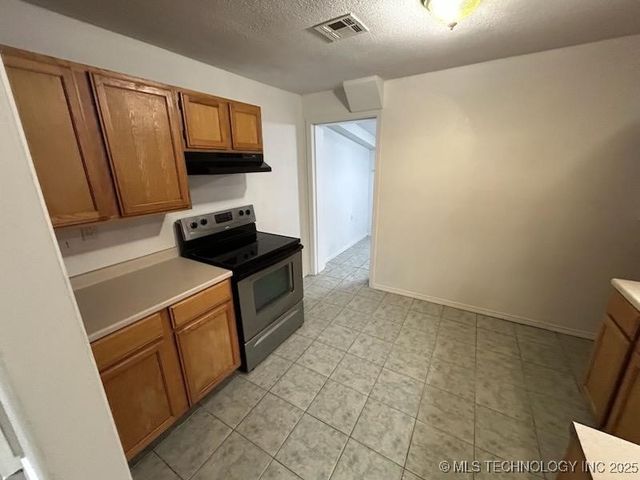 8 N 49th West Avenue, Tulsa, OK 74127